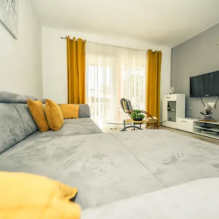 Tina & Tino By Interhome * Brisevo