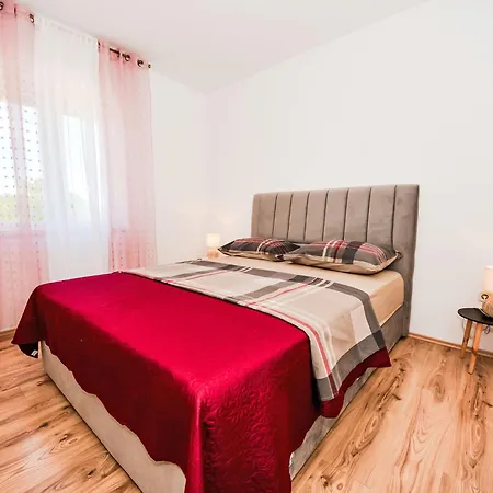 Holiday home Tina & Tino By Interhome Brisevo