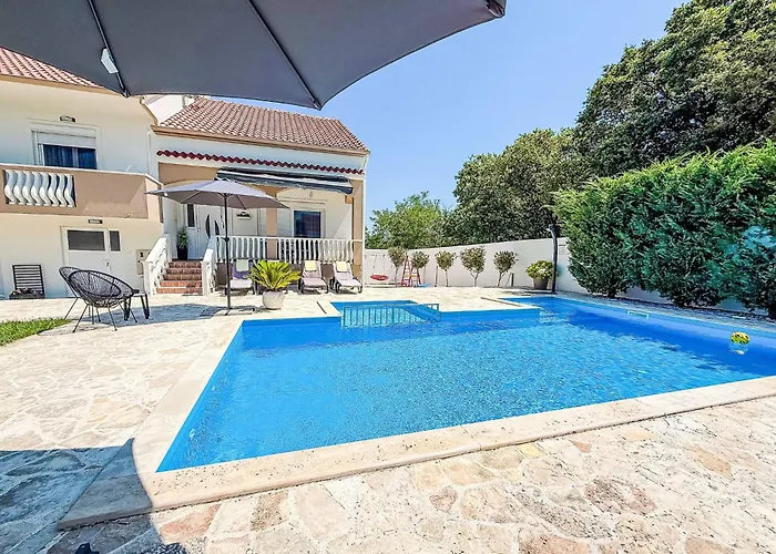 בית נופש Tina & Tino By Interhome *