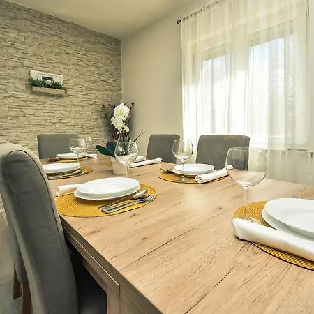 Holiday home Tina & Tino By Interhome