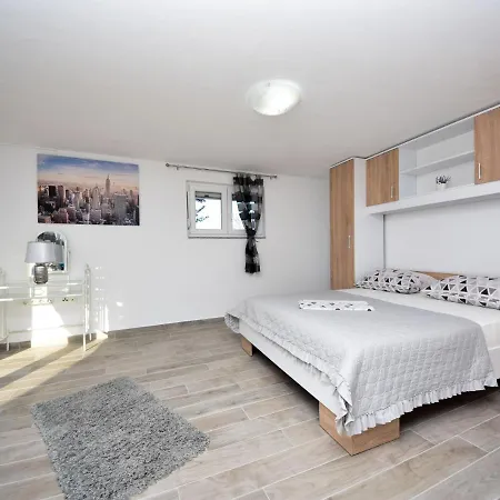 Holiday home Tina & Tino By Interhome