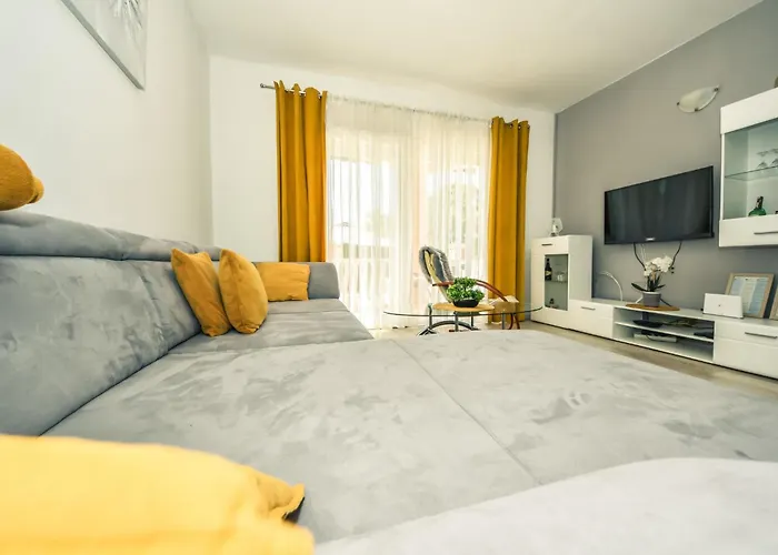 Tina & Tino By Interhome * Brisevo