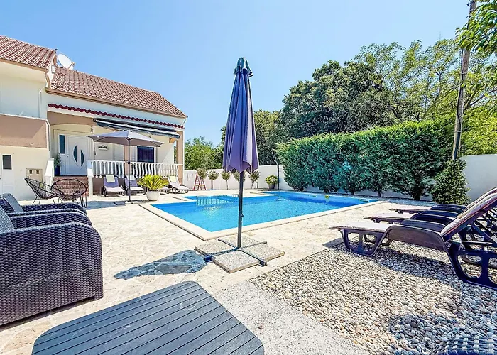 Tina & Tino By Interhome Brisevo