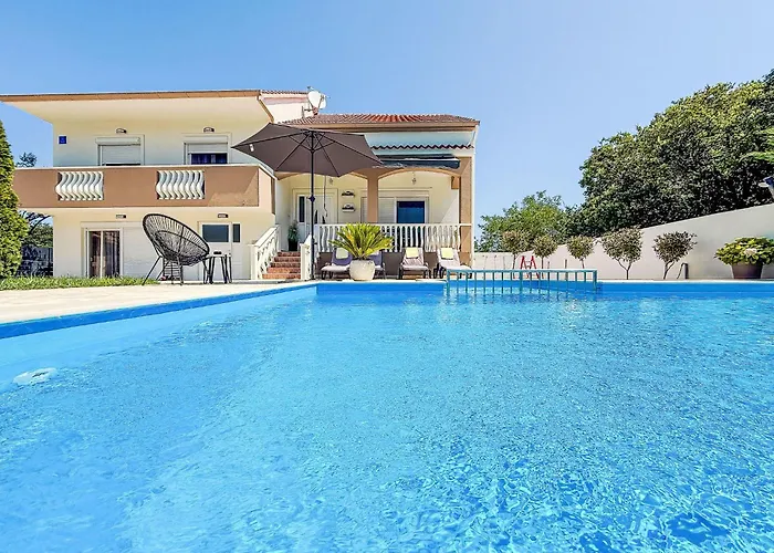 Tina & Tino By Interhome Brisevo